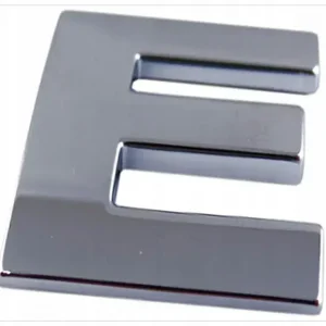 Rabat Y7V68 EMBLEMAT LITERA LITERKA CHROM E E DUŻE 5,6CM 87231