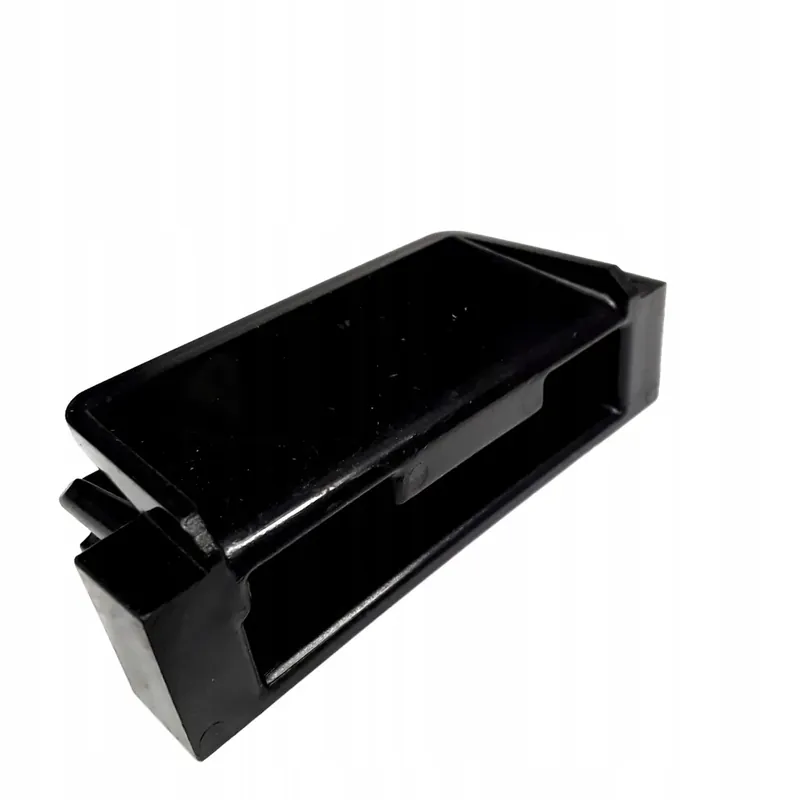 VOLVO XC90 R-DESIGN mocowanie emblematu w atrapie 30733050 Najlepsza cena