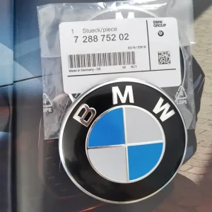 LOGO Znaczek EMBLEMAT BMW MASKA 3 PIN 728875202 51147288752 Zamów teraz