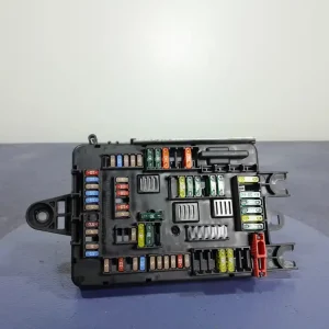 BMW X5 F15 SKRZYNKA BEZPIECZNIKÓW 9316569 Popularny