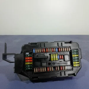 BMW X5 F15 3.0D 313 KM SKRZYNKA BEZPIECZNIKÓW 9316568 Wysoka jakość