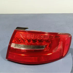 AUDI A4 B8 AVANT KOMBI LIFT LAMPA TYŁ TYLNA PRAWA W BŁOTNIK LED 8K9945096D Zamów teraz