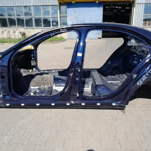 Darmowa dostawa MERCEDES E W213 SEDAN PRÓG SŁUPEK LEWY 890