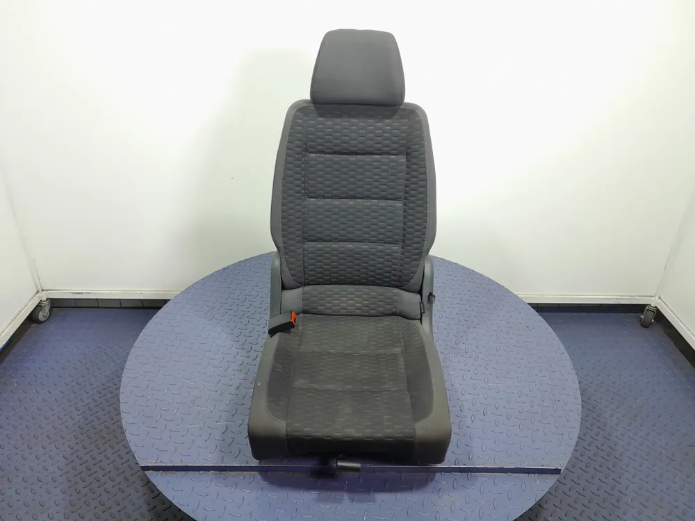 VW TOURAN I LIFT FOTEL TYŁ TYLNY LEWY SKŁADANY Oferta limitowana