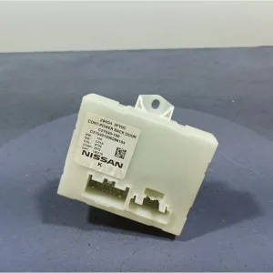 Autentyczny INFINITI FX II LIFT QX70 MODUŁ STEROWNIK DRZWI TYLNYCH 284G4-3FY0C