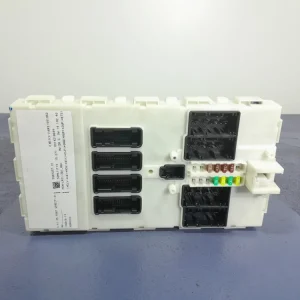 Autentyczny BMW 2 F22 F23 SKRZYNKA BEZPIECZNIKÓW MODUŁ FEM 9387257