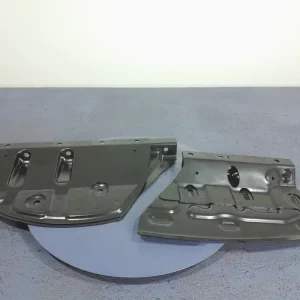 AUDI A8 D5 WZMOCNIENIA MOCOWANIA BATERII MHEV 2 SZT 4N0814345E Zamów teraz