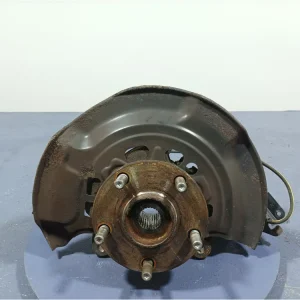 Wyprzedaż TOYOTA AURIS II LIFT 1.8 HYB 136 KM ZWROTNICA PIASTA PRZÓD PRAWA