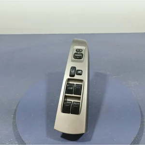 Wyprzedaż TOYOTA PRIUS II 03- PANEL PRZEŁĄCZNIK SZYB LUSTEREK PRZÓD LEWY 84820-47050