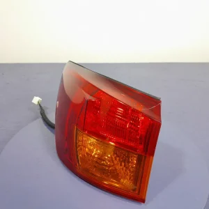 Wysoka jakość LEXUS IS II XE20 SEDAN LAMPA TYŁ TYLNA LEWA ZEWNĘTRZNA EU