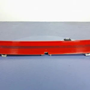 Wysoka jakość MERCEDES B W246 TRZECIE ŚWIATŁO STOP A2468200156