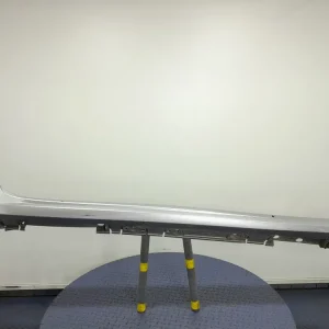 Autentyczny TOYOTA COROLLA XII E21 SEDAN LISTWA PROGOWA PRÓG PRAWY 75850-02230 1L0