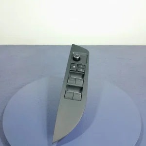 Wyprzedaż TOYOTA COROLLA XII E21 LIFT PRZEŁĄCZNIK SZYB PRZÓD LEWY 74232-02G20